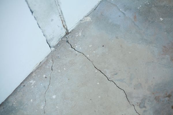 Garage Crack Repair in Lincoln