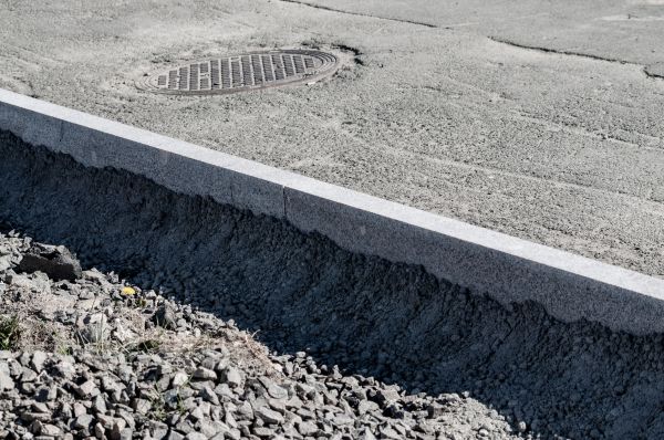 Cost of Sidewalk Curbing Repair in Lincoln